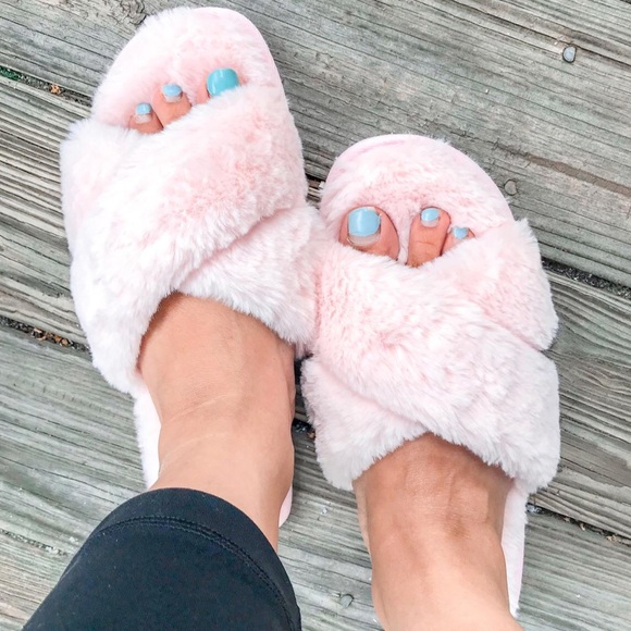 Shoes - Pink Crisscross Fluffy faux fur slipper